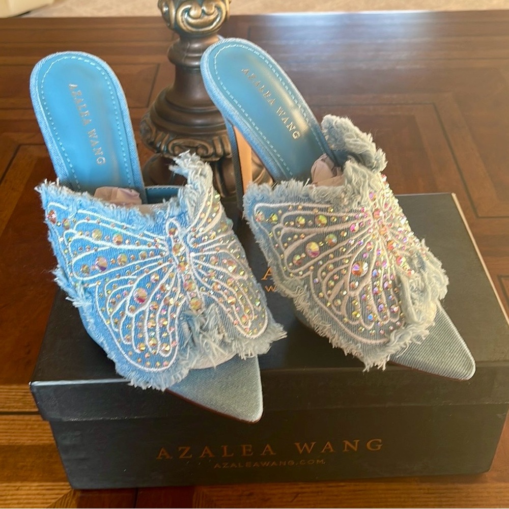NIB AZALEA WANG ALAYA EMBELLISHED BUTTERFLY STILETTO IN WASHED DENIM SIZE 6 - Picture 9 of 17